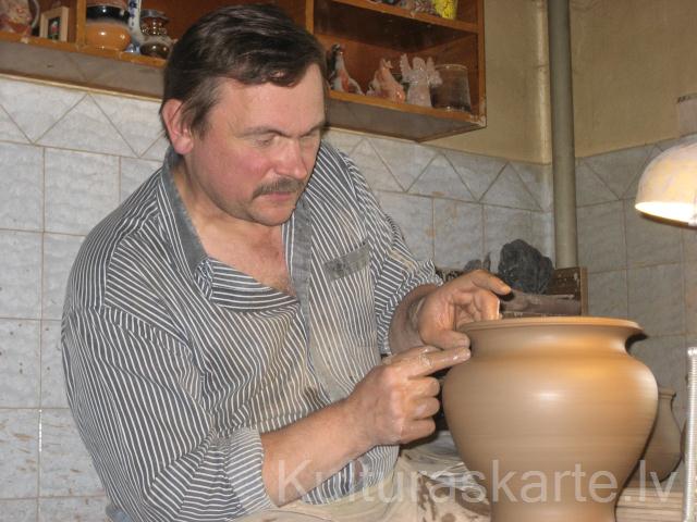 Keramiķis Viktors Pankovs